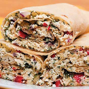 Рулет из лаваша с сайрой и брынзой